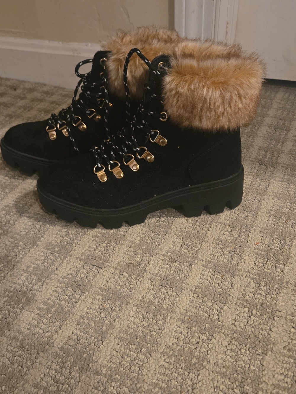 BAMBOO Black Suede Lace-Up Winter Boots with Faux Fur Collar